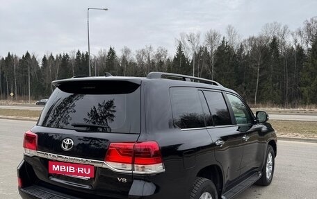 Toyota Land Cruiser 200, 2017 год, 4 750 000 рублей, 3 фотография