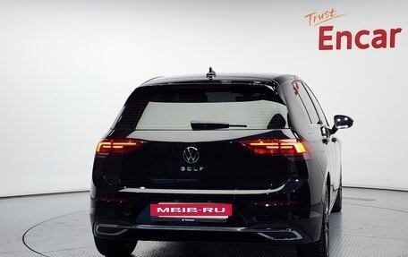 Volkswagen Golf VIII, 2022 год, 2 300 005 рублей, 4 фотография