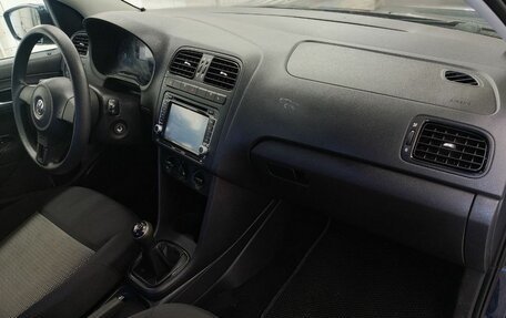 Volkswagen Polo VI (EU Market), 2012 год, 800 000 рублей, 11 фотография