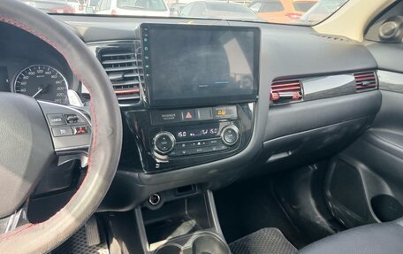 Mitsubishi Outlander III рестайлинг 3, 2015 год, 1 731 000 рублей, 7 фотография