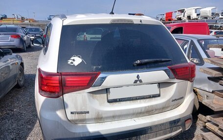 Mitsubishi Outlander III рестайлинг 3, 2015 год, 1 731 000 рублей, 10 фотография