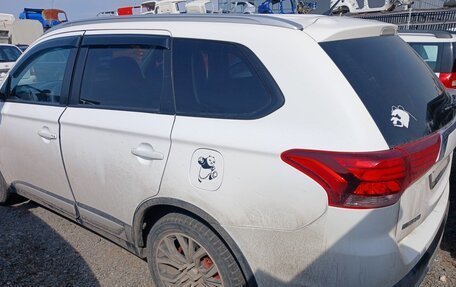 Mitsubishi Outlander III рестайлинг 3, 2015 год, 1 731 000 рублей, 8 фотография