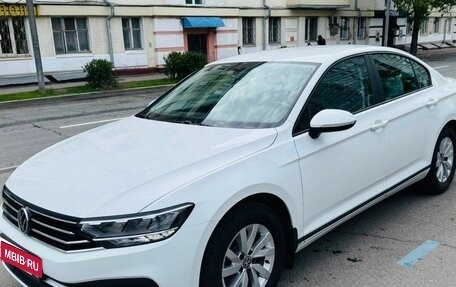 Volkswagen Passat B8 рестайлинг, 2021 год, 2 500 000 рублей, 1 фотография