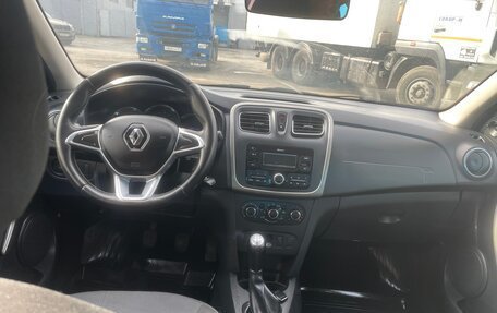 Renault Logan II, 2018 год, 585 000 рублей, 8 фотография