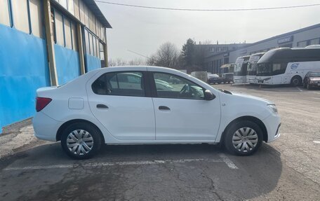 Renault Logan II, 2018 год, 585 000 рублей, 6 фотография