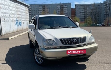 Toyota Harrier, 1998 год, 880 000 рублей, 2 фотография