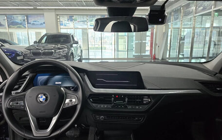 BMW 1 серия, 2022 год, 2 270 000 рублей, 5 фотография