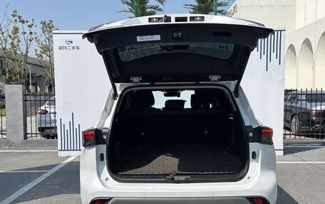 Toyota Highlander, 2021 год, 3 610 000 рублей, 7 фотография