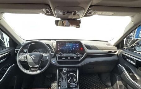 Toyota Highlander, 2021 год, 3 610 000 рублей, 15 фотография