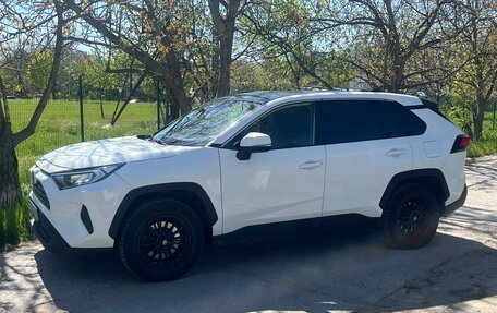 Toyota RAV4, 2019 год, 2 750 000 рублей, 3 фотография