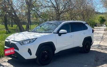 Toyota RAV4, 2019 год, 2 750 000 рублей, 2 фотография