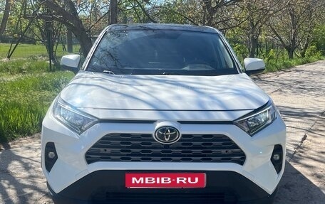 Toyota RAV4, 2019 год, 2 750 000 рублей, 11 фотография