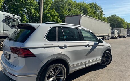 Volkswagen Tiguan II, 2019 год, 3 690 000 рублей, 2 фотография