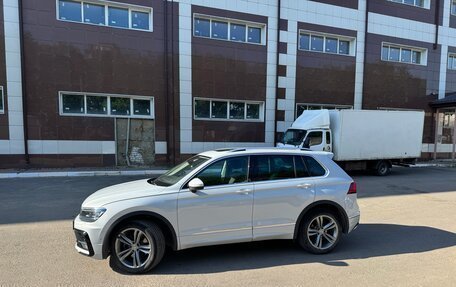 Volkswagen Tiguan II, 2019 год, 3 690 000 рублей, 5 фотография