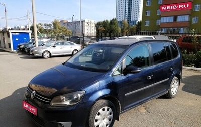 Volkswagen Touran III, 2011 год, 990 000 рублей, 1 фотография