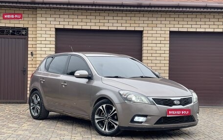 KIA cee'd I рестайлинг, 2011 год, 800 000 рублей, 1 фотография
