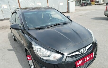 Hyundai Solaris II рестайлинг, 2012 год, 950 000 рублей, 1 фотография