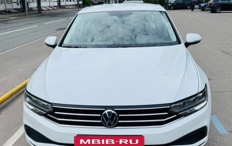 Volkswagen Passat B8 рестайлинг, 2021 год, 2 500 000 рублей, 2 фотография