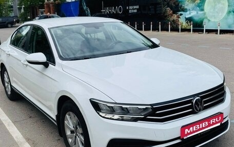 Volkswagen Passat B8 рестайлинг, 2021 год, 2 500 000 рублей, 7 фотография