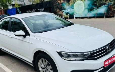 Volkswagen Passat B8 рестайлинг, 2021 год, 2 500 000 рублей, 3 фотография