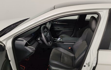 Toyota Camry, 2024 год, 4 790 000 рублей, 16 фотография