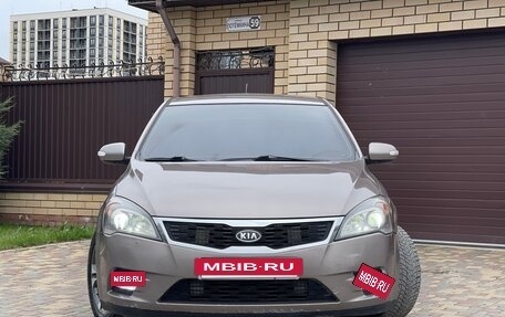 KIA cee'd I рестайлинг, 2011 год, 800 000 рублей, 3 фотография