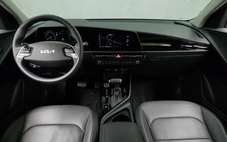 KIA Niro, 2022 год, 2 300 000 рублей, 5 фотография