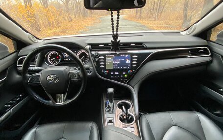 Toyota Camry, 2019 год, 3 550 000 рублей, 6 фотография