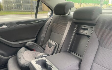 Volkswagen Jetta VI, 2018 год, 1 750 000 рублей, 17 фотография