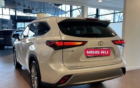Toyota Highlander, 2025 год, 6 600 000 рублей, 2 фотография