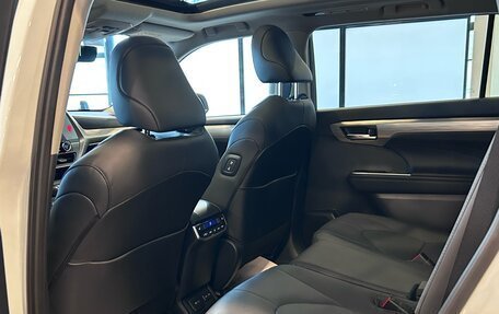 Toyota Highlander, 2025 год, 6 600 000 рублей, 21 фотография