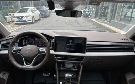 Volkswagen Tiguan II, 2022 год, 2 690 111 рублей, 8 фотография