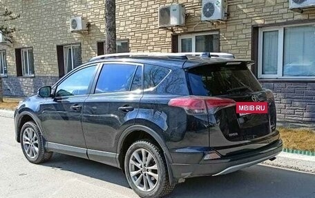 Toyota RAV4, 2017 год, 2 500 000 рублей, 4 фотография