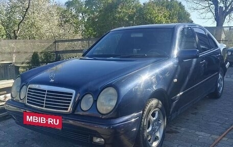 Mercedes-Benz E-Класс, 1997 год, 375 000 рублей, 2 фотография