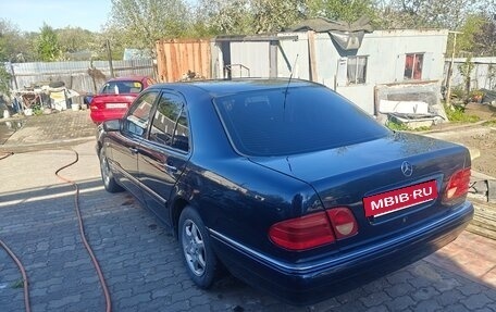 Mercedes-Benz E-Класс, 1997 год, 375 000 рублей, 6 фотография
