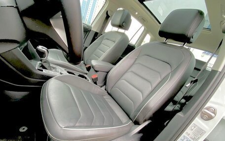 Volkswagen Tiguan II, 2022 год, 2 540 000 рублей, 6 фотография