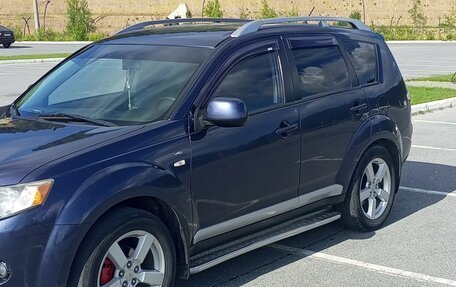 Mitsubishi Outlander III рестайлинг 3, 2007 год, 1 600 000 рублей, 3 фотография