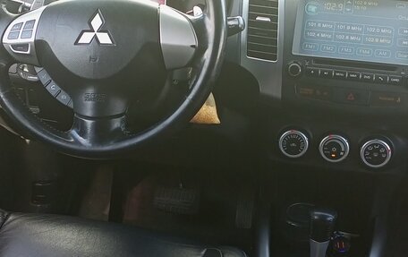 Mitsubishi Outlander III рестайлинг 3, 2007 год, 1 600 000 рублей, 5 фотография