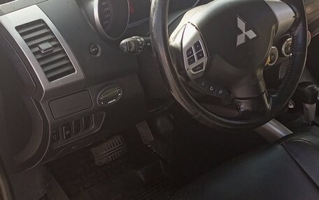 Mitsubishi Outlander III рестайлинг 3, 2007 год, 1 600 000 рублей, 8 фотография