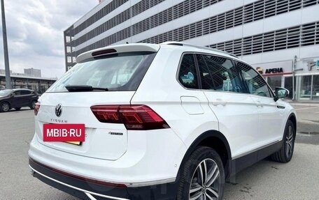 Volkswagen Tiguan II, 2022 год, 2 540 000 рублей, 16 фотография