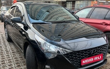 Hyundai Solaris II рестайлинг, 2021 год, 1 620 000 рублей, 1 фотография