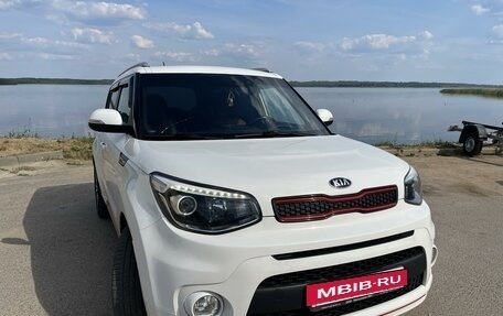 KIA Soul II рестайлинг, 2018 год, 1 800 000 рублей, 10 фотография