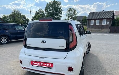 KIA Soul II рестайлинг, 2018 год, 1 800 000 рублей, 14 фотография