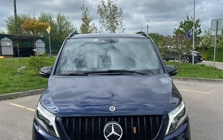 Mercedes-Benz V-Класс, 2019 год, 6 650 000 рублей, 3 фотография