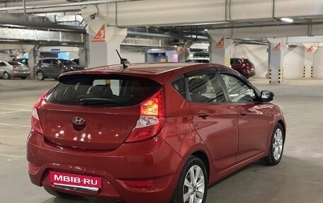 Hyundai Solaris II рестайлинг, 2011 год, 850 000 рублей, 4 фотография