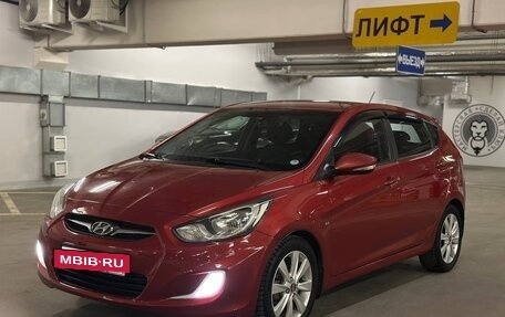 Hyundai Solaris II рестайлинг, 2011 год, 850 000 рублей, 3 фотография