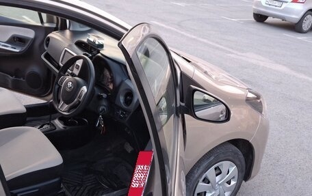 Toyota Vitz, 2016 год, 870 000 рублей, 3 фотография