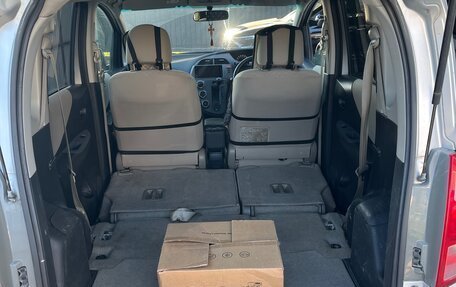 Toyota Ractis I, 2007 год, 700 000 рублей, 7 фотография