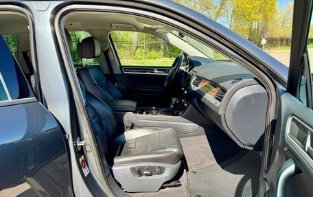 Volkswagen Touareg III, 2011 год, 2 030 000 рублей, 5 фотография