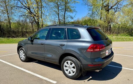 Volkswagen Touareg III, 2011 год, 2 030 000 рублей, 10 фотография